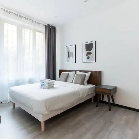 Passy/ranelagh Ii: Magnifique 4p-1br Apartment