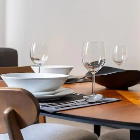Passy/ranelagh Ii: Magnifique 4p-1br Apartment